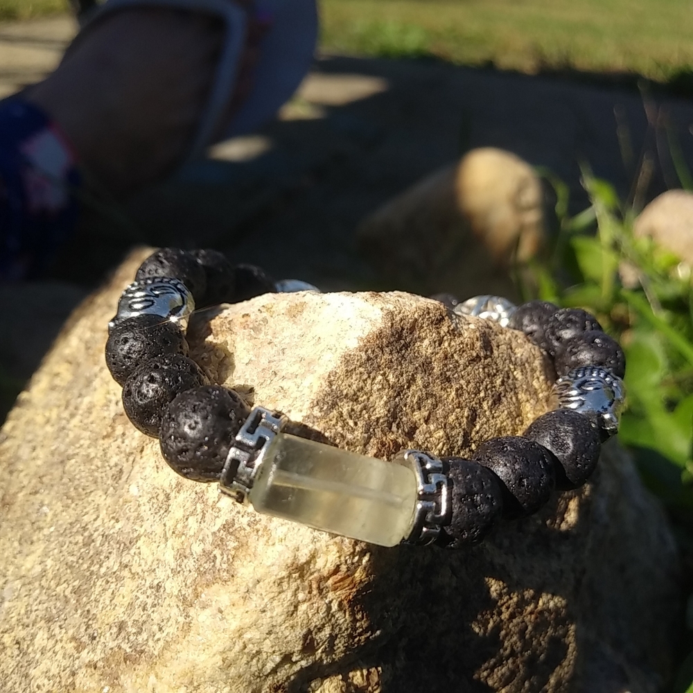 Lava stone and fluorite bracelet